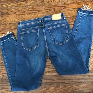 Zara Frayed-Edge Skinny Jean - Size 8